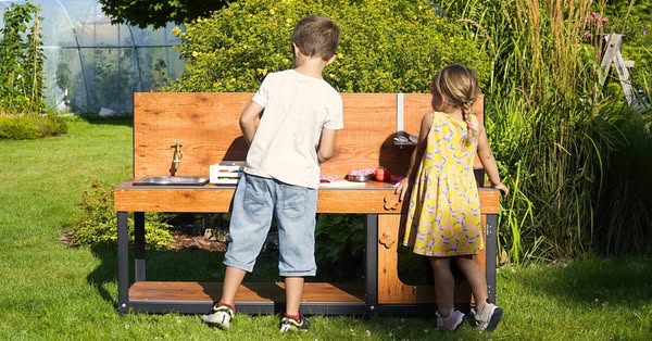 Bawiące się dzieci