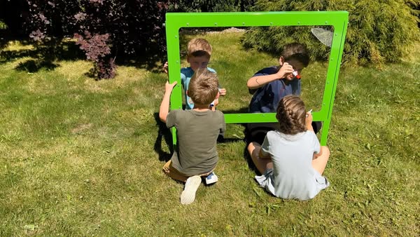 Bawiące się dzieci